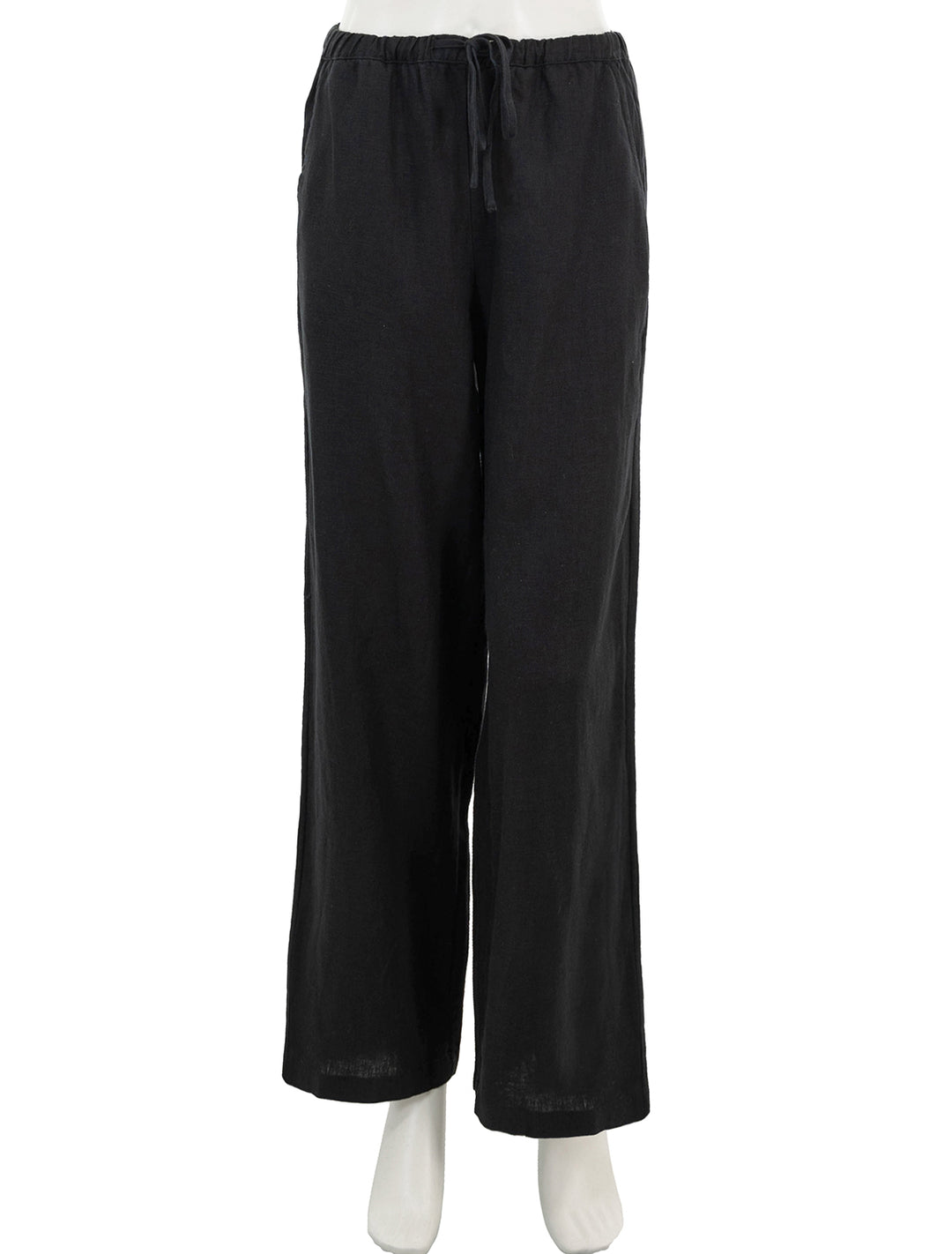 Front view of Rails' emmie linen pants in black.