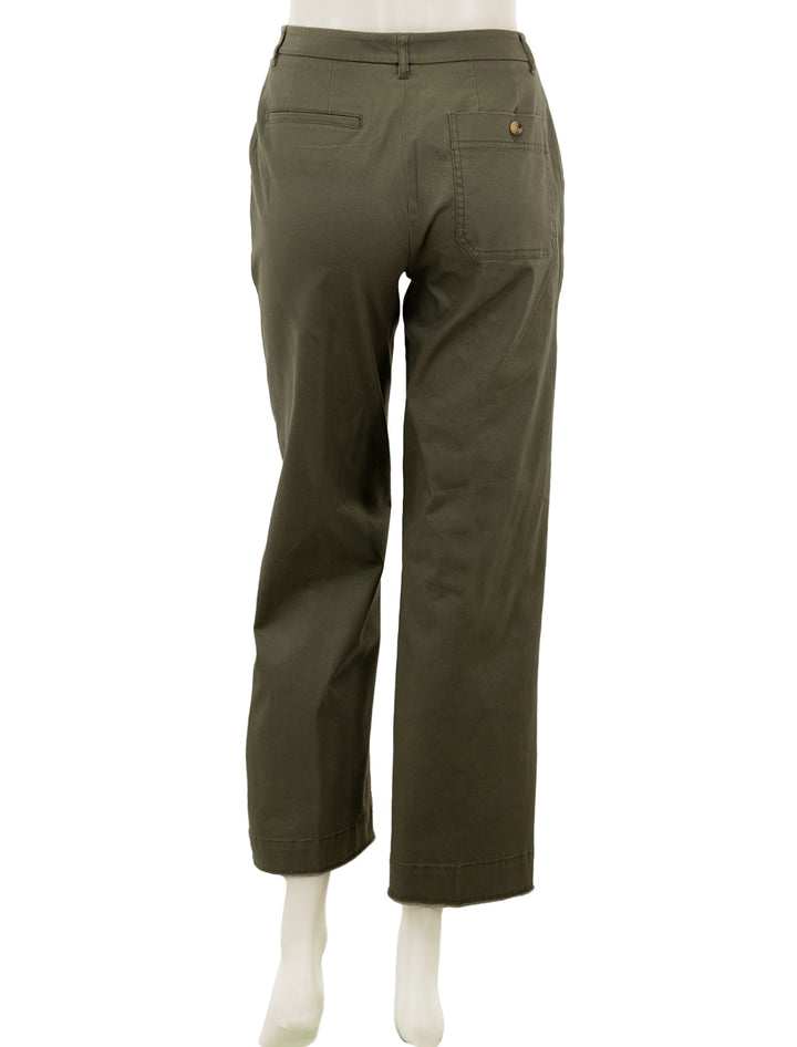 Back view of ATM's cotton twill boyfriend pant in army.