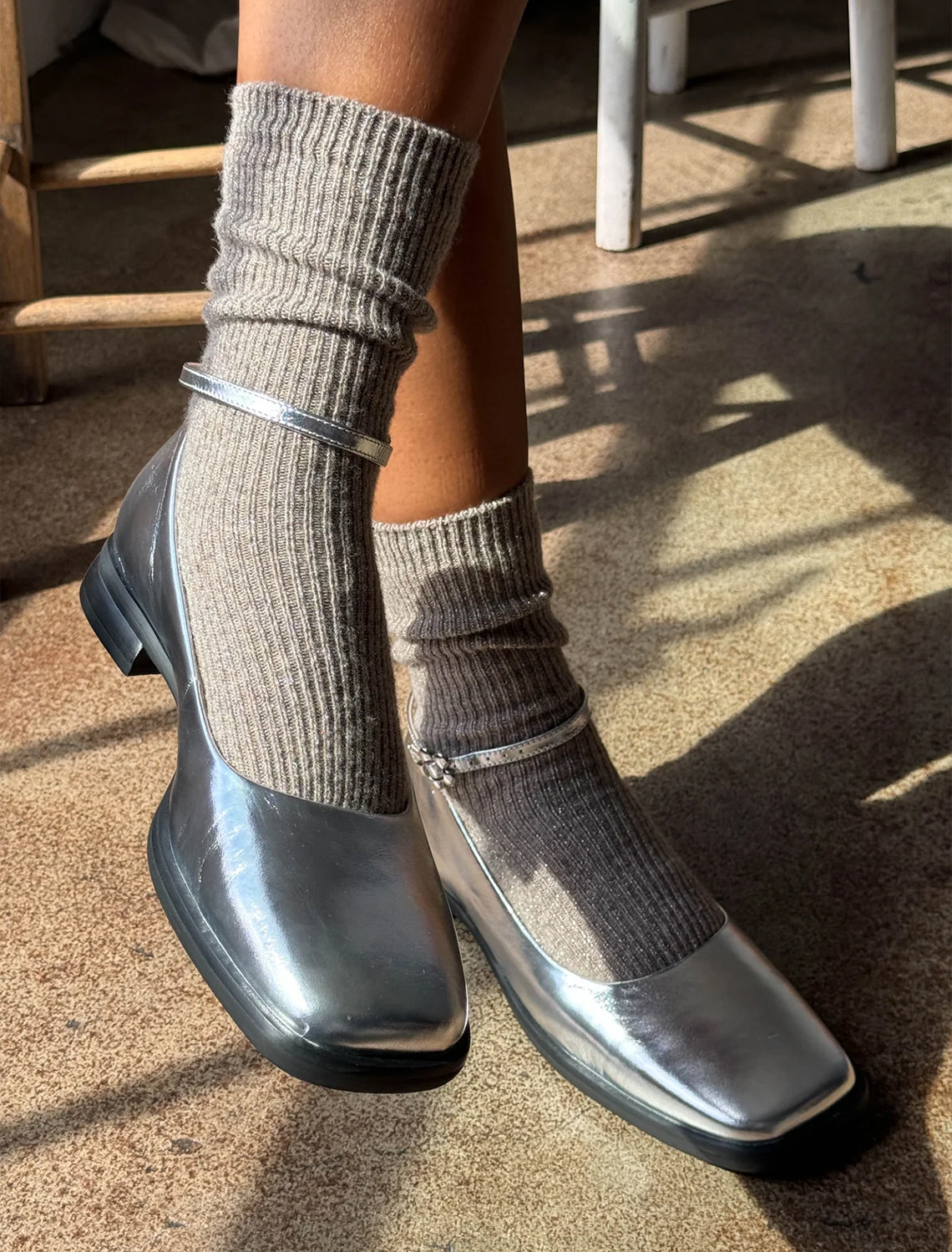 model wearing winter sparkle socks in nutmeg