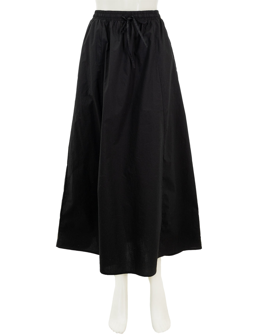 Front view of Steve Madden's sunny skirt in black.