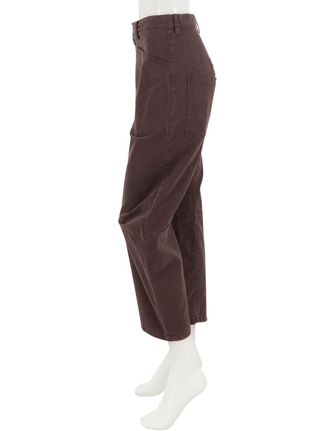 Side view of Nili Lotan's shon pant in oxblood.