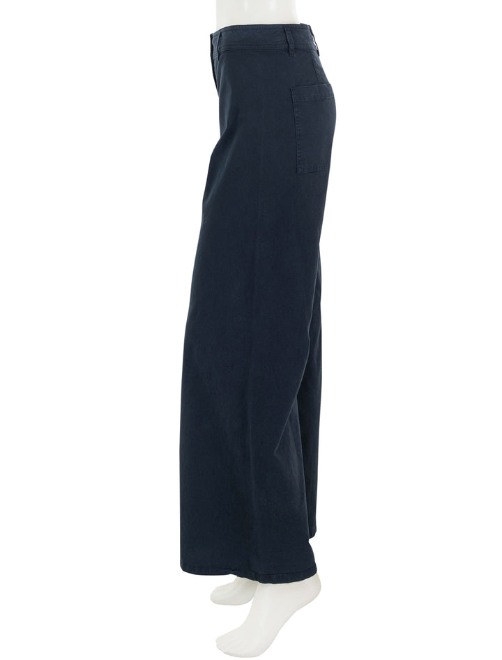 Side view of Nili Lotan's megan pant in midnight.