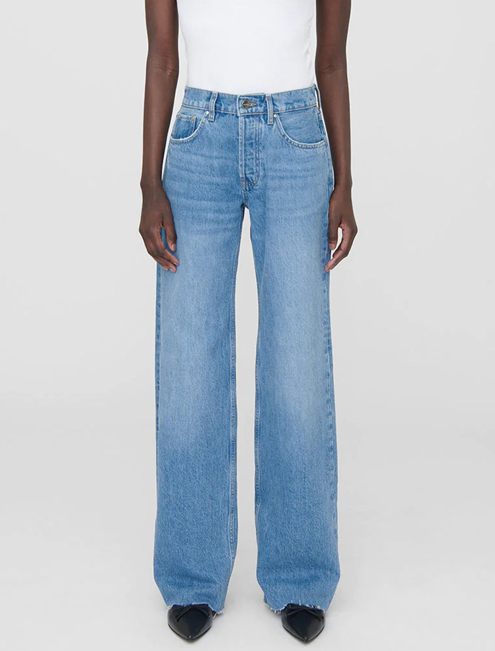 Model wearing Anine Bing's hugh jean in panama blue.
