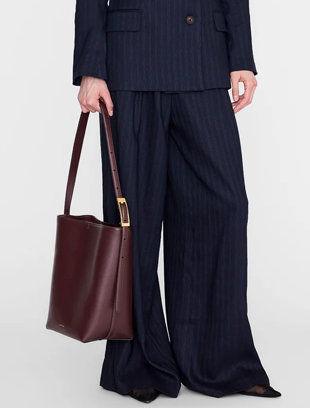 elly bucket bag in fig