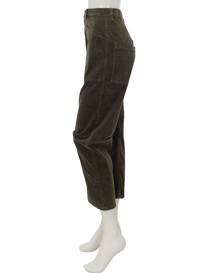 Side view of Nili Lotan's shon pant in dark umber cord.