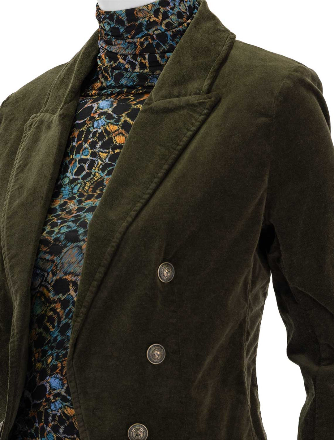 Close-up view of L'Agence's wayne crop jacket in pine.