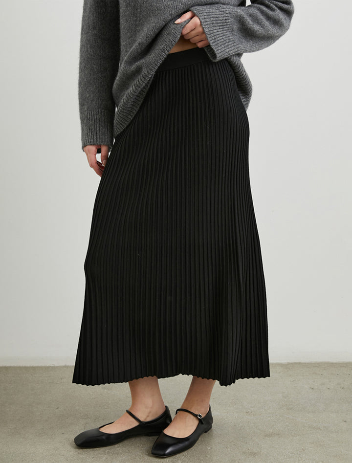 Model wearing Rails' Milena Skirt in Black.