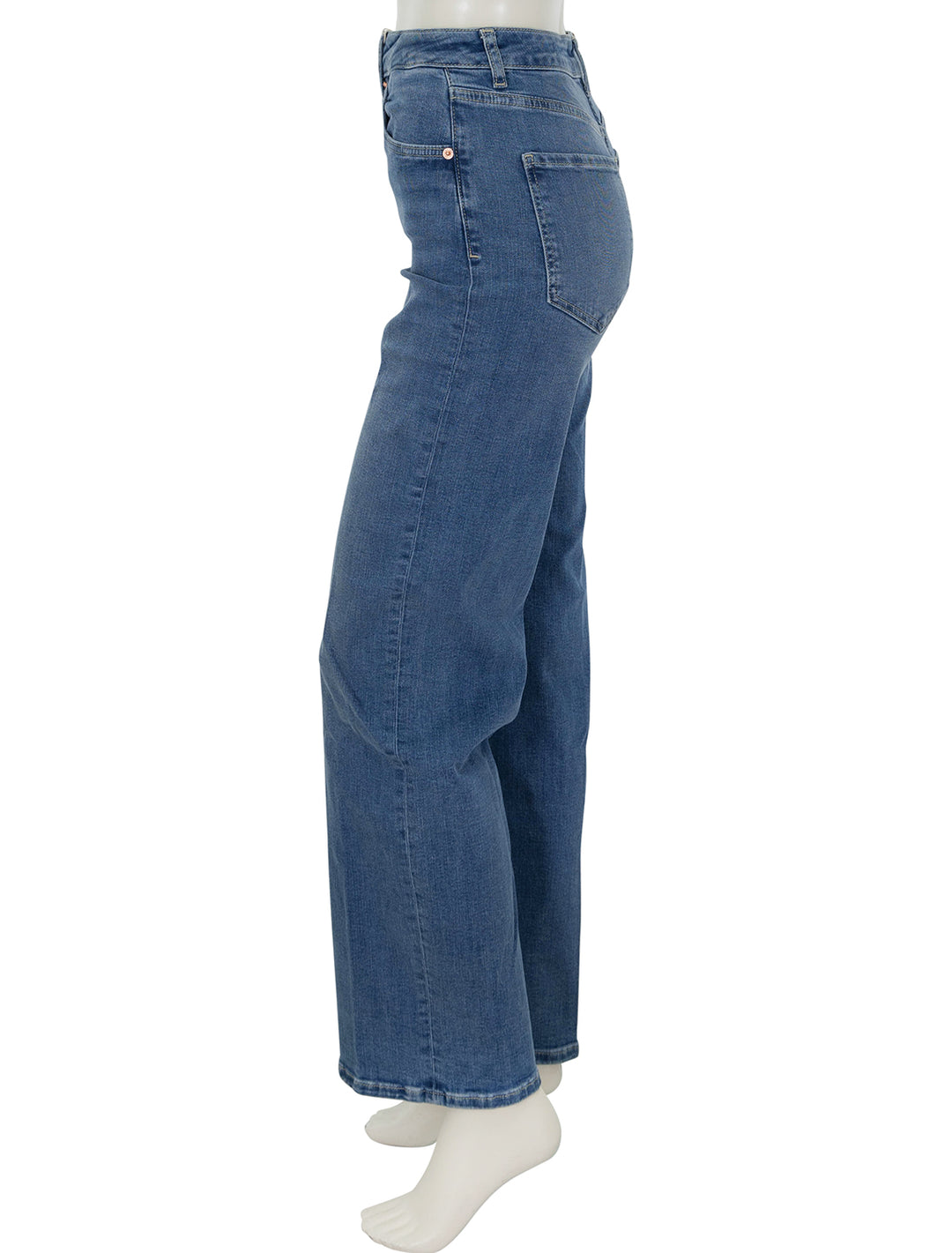 Side view of Rails' getty jean in east coast wash.