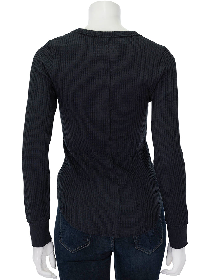 Back view of Faherty's legend apres waffle henley in heather black.