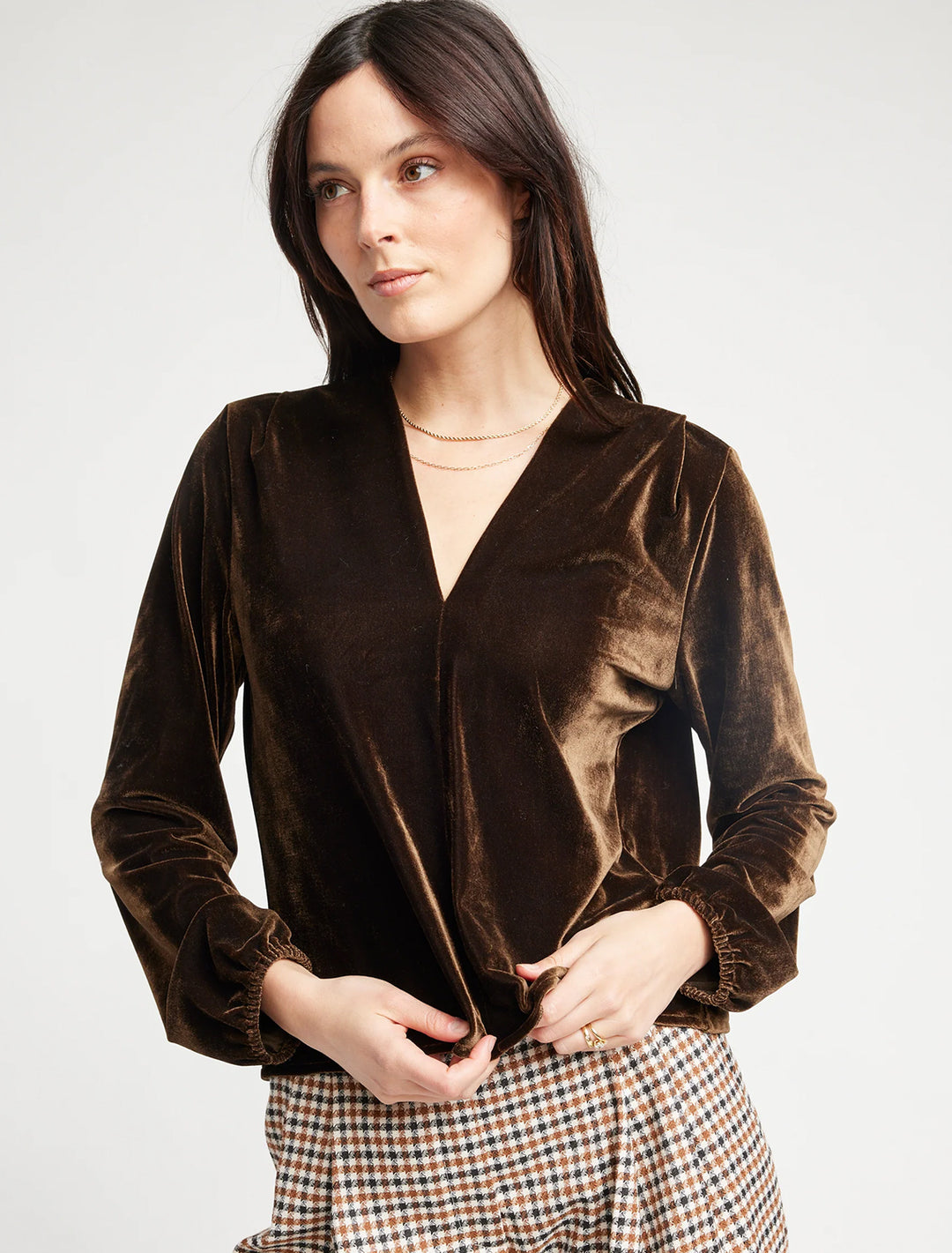 blakely v neck in espresso velvet