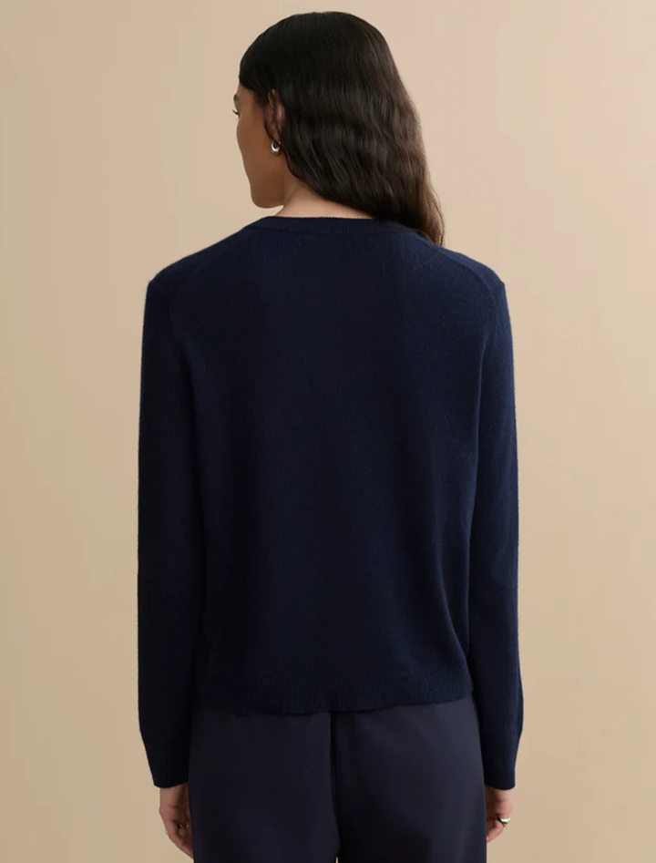 flynn cashmere v-neck sweater in dark navy