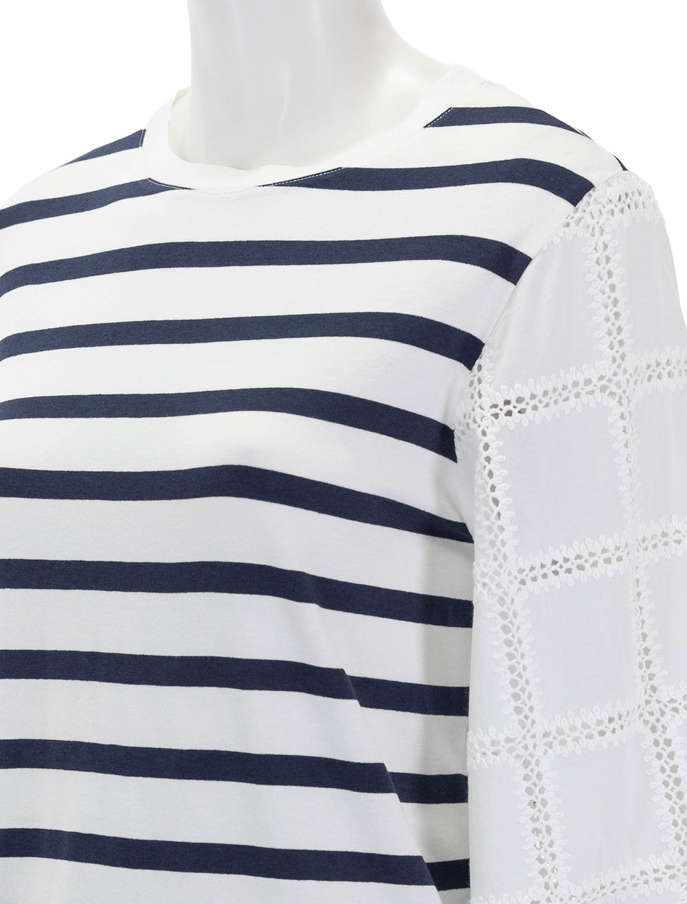 Close-up view of Vilagallo's eugen top in navy and white.