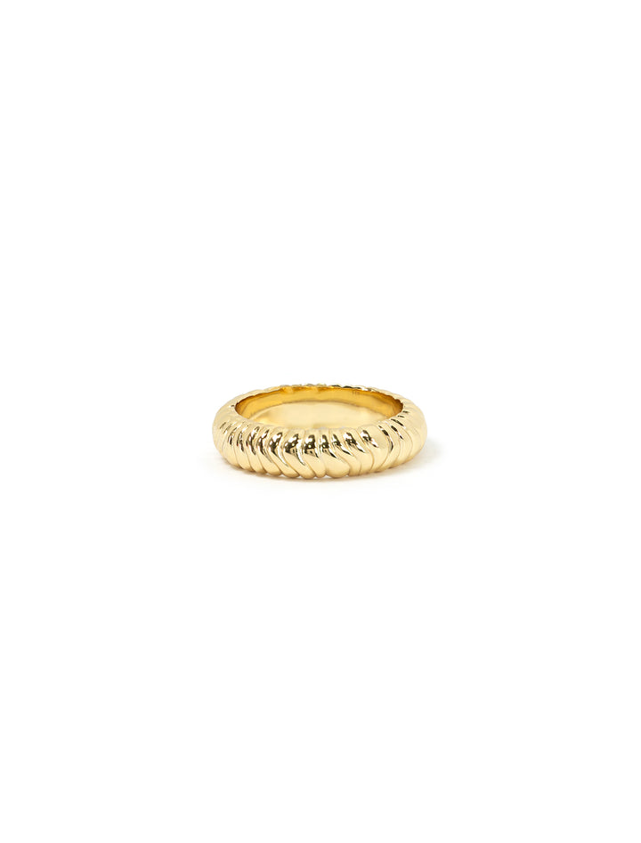 deco ring in gold