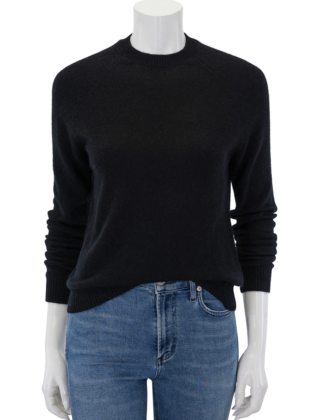 Front view of Minnie Rose's cashmere shrunken crew in black.