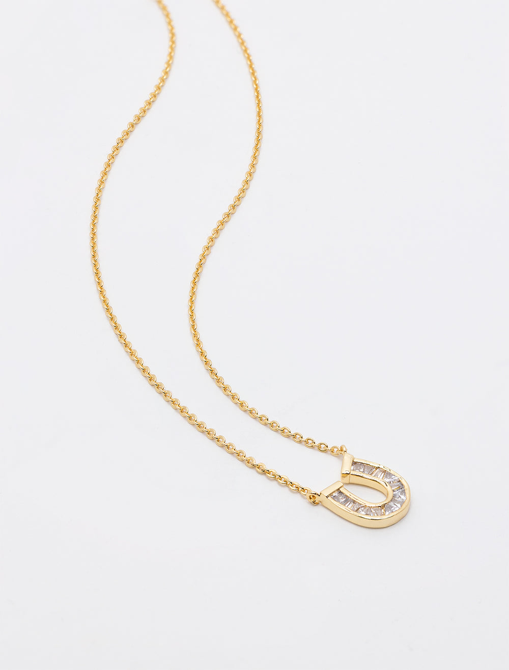 baguette horseshoe necklace in gold (2)