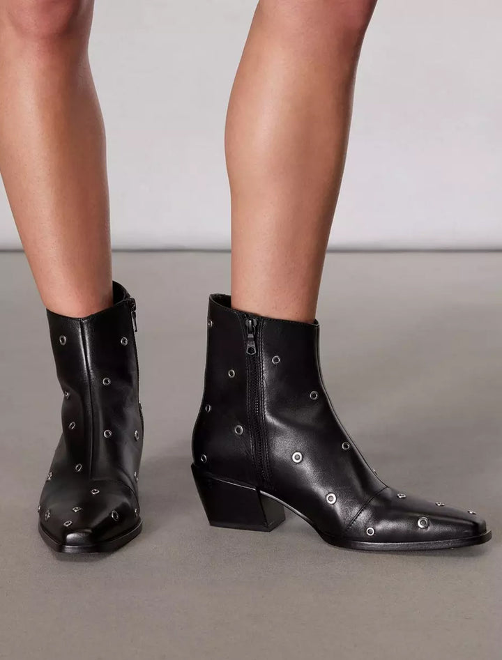 joni zip boot with grommets in black