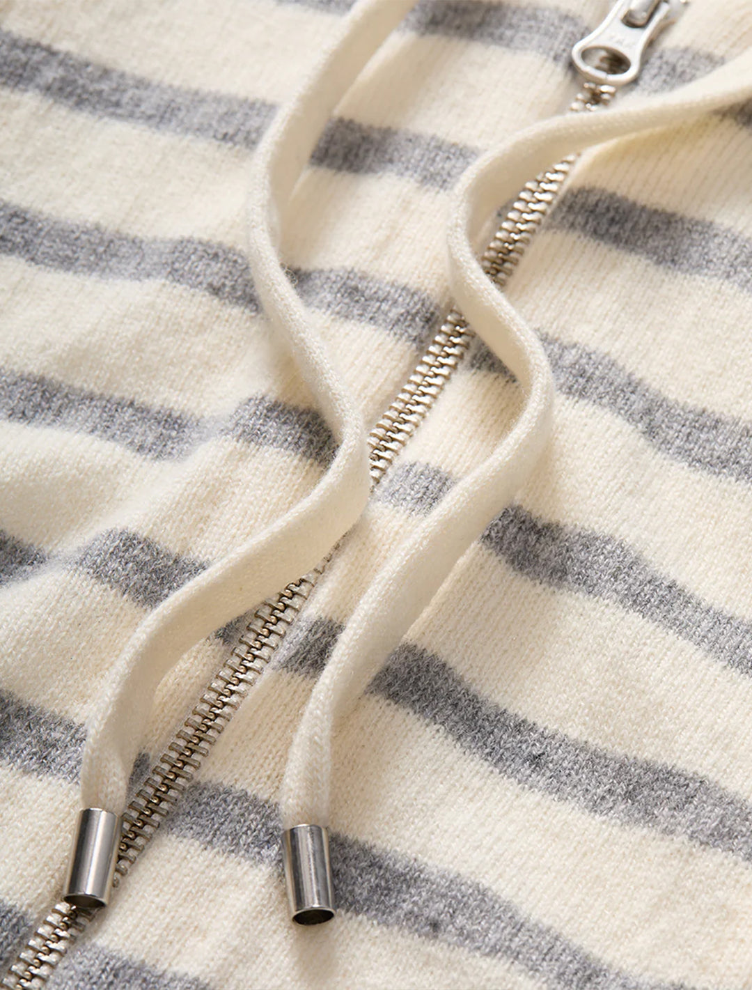 cashmere hoodie dickey in ivory/grey stripe