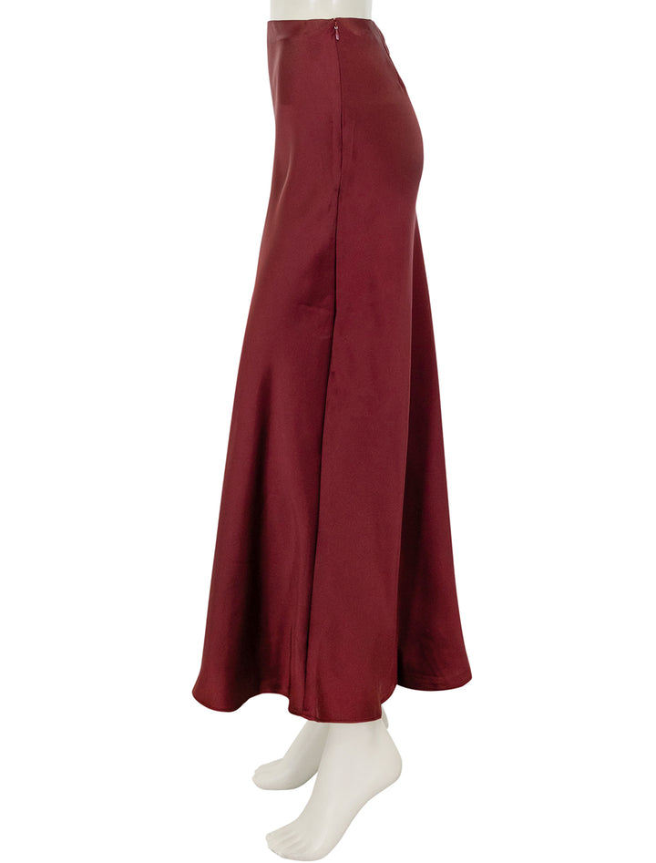 Side view of Steve Madden's jeannie skirt in cabernet.