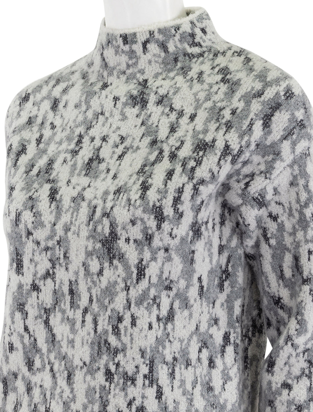 abstract onyx jacquard mock neck in grey onyx