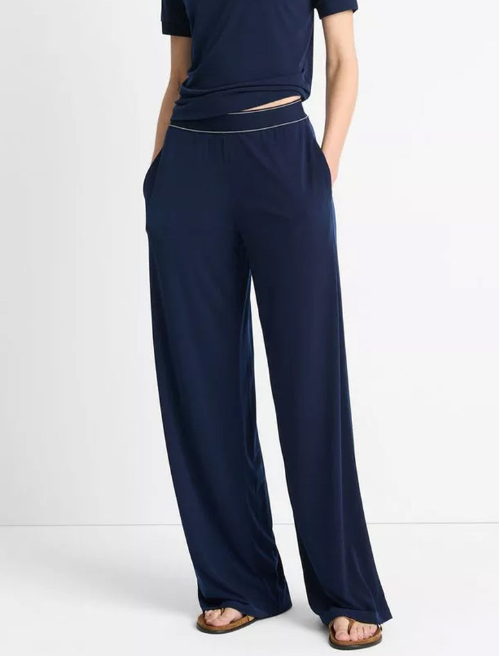 pull on pant in navy