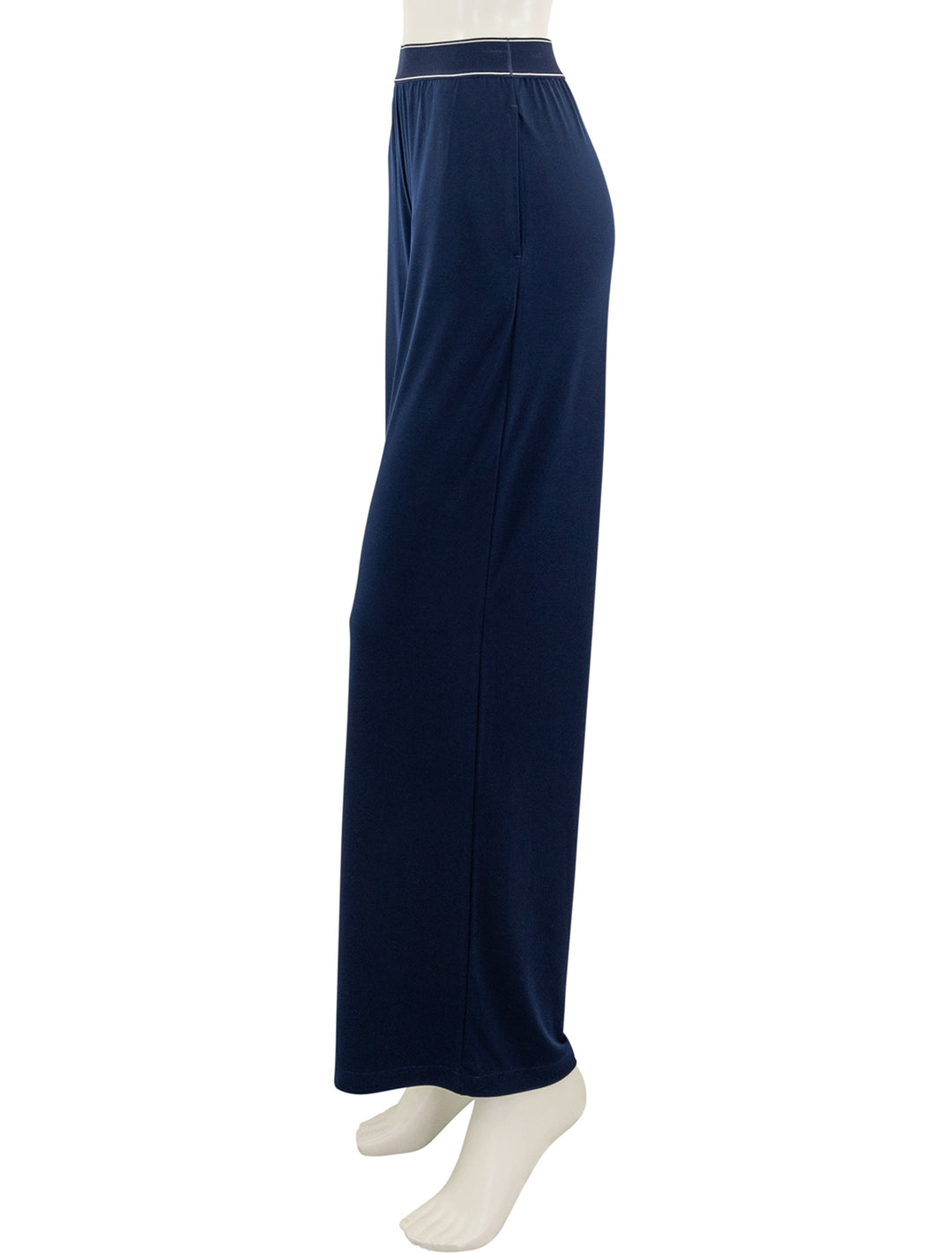 pull on pant in navy