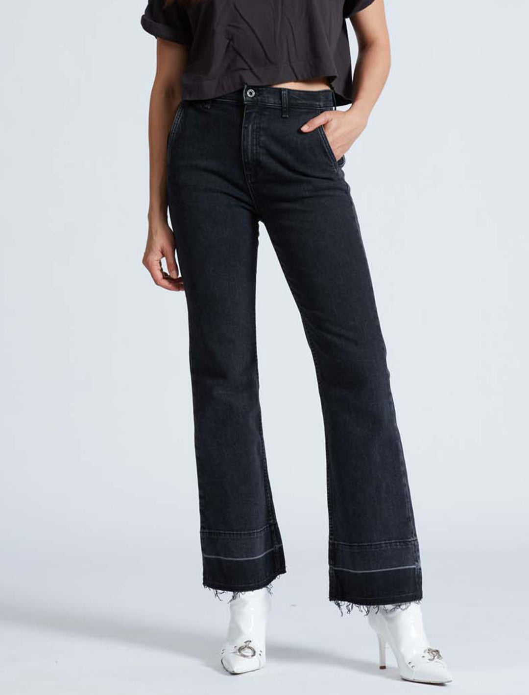 cropped trouser in stone