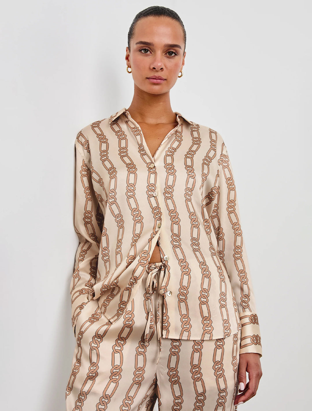 ledger blouse in ivory gold link print