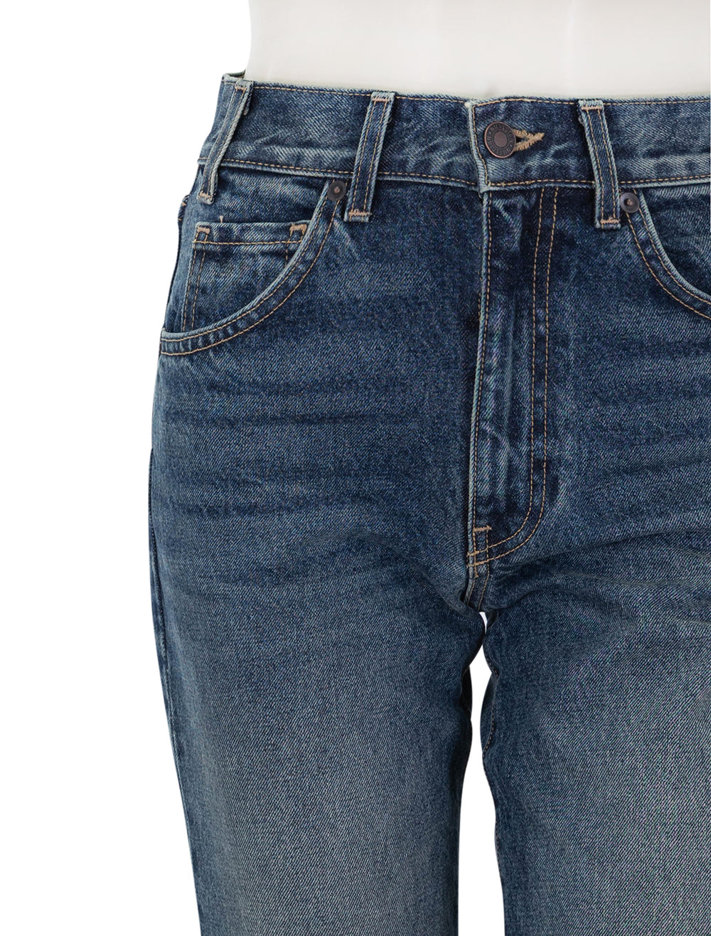 close up view of calla jean in simon wash