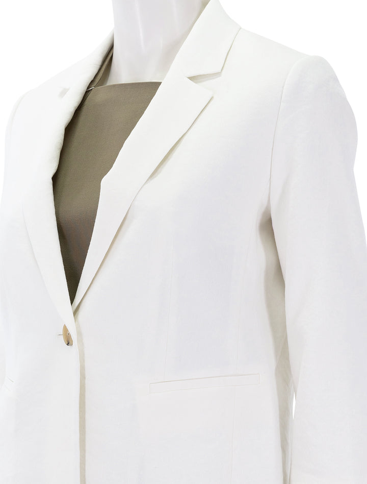 linen shrunken blazer in off white