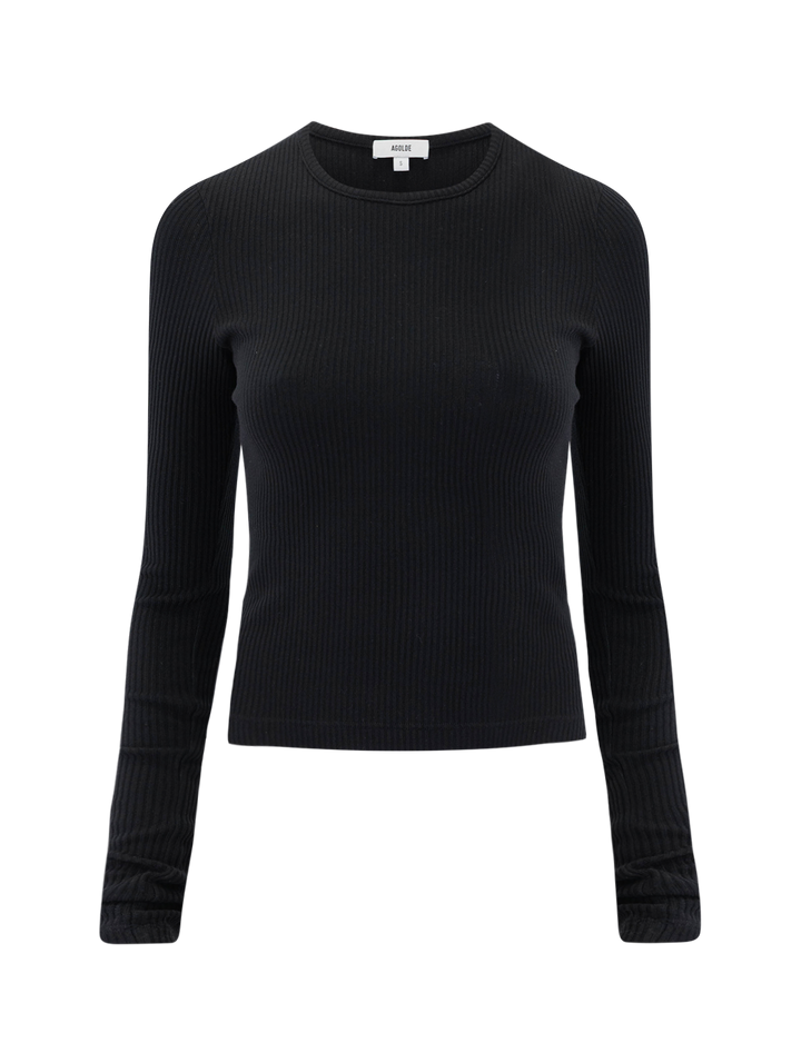 alma in black