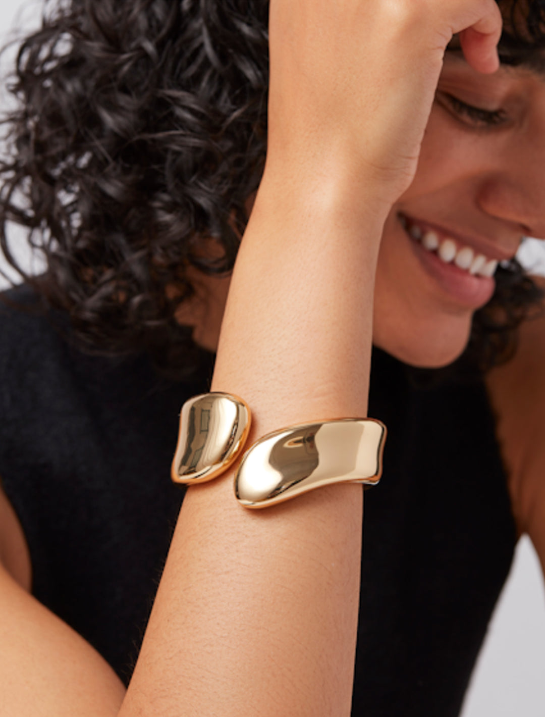 solene cuff in gold