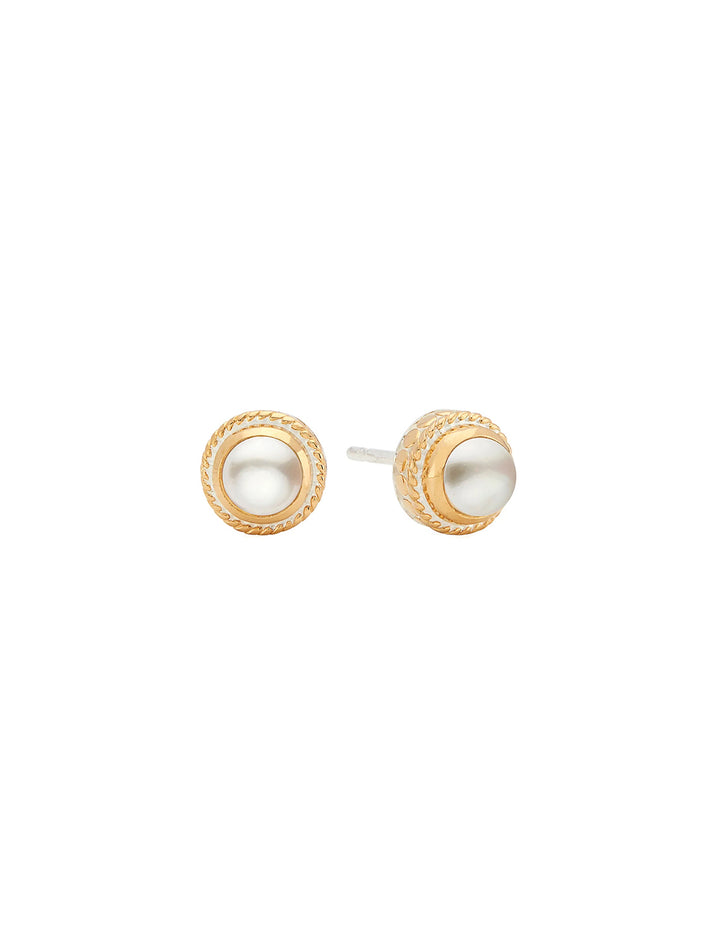 pearl stud earring