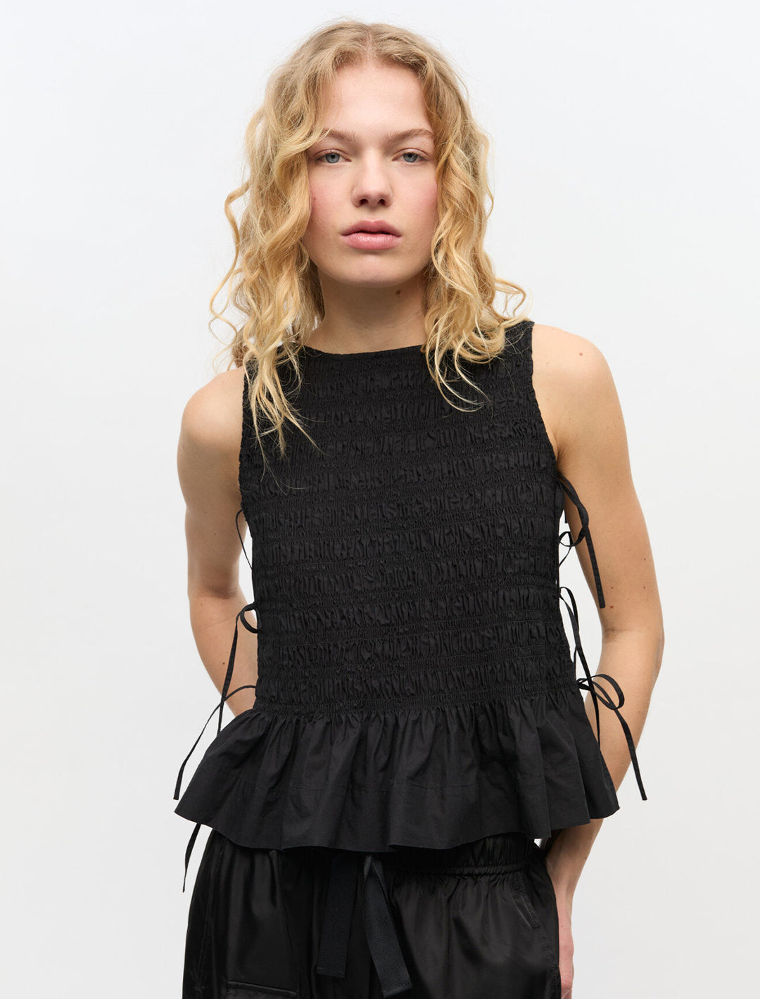 smock tie string top in black