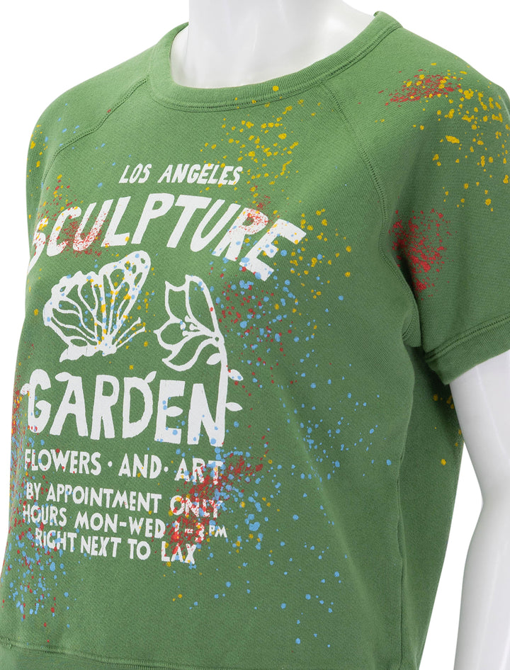 the short sleeve concert sweatshirt in scultpure garden