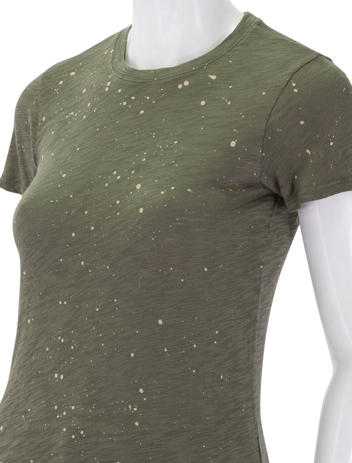 slub jersey splatter paint schoolboy tee in army / faded dune
