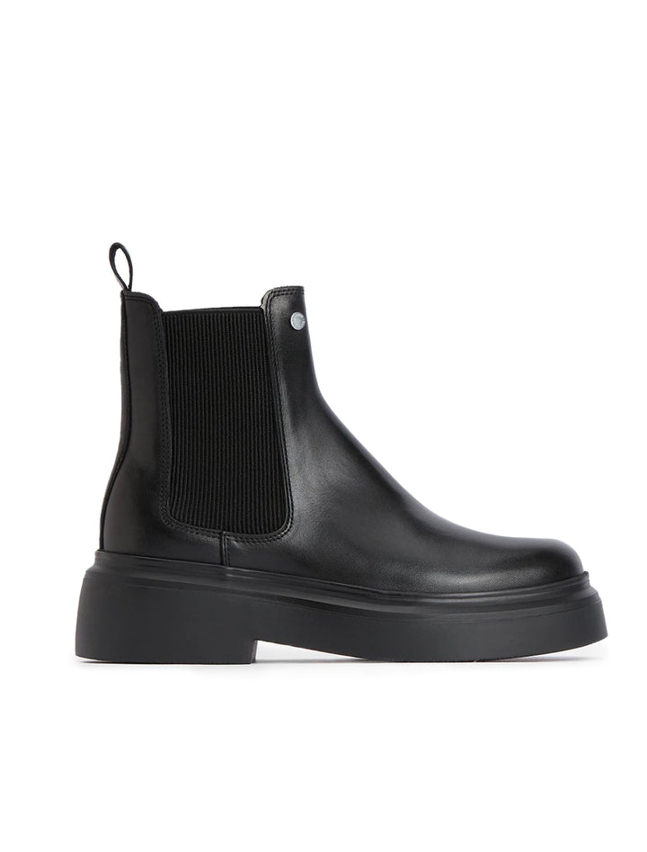 celina chelsea boot in black