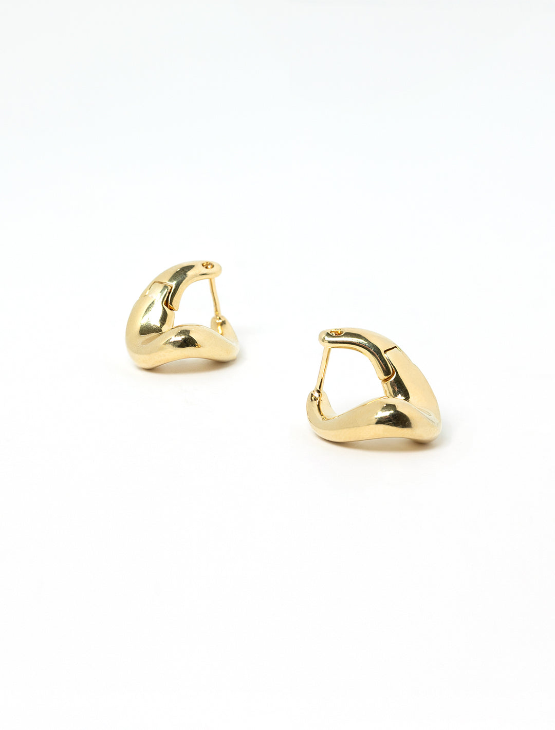 gold 19mm twist hoops (2)