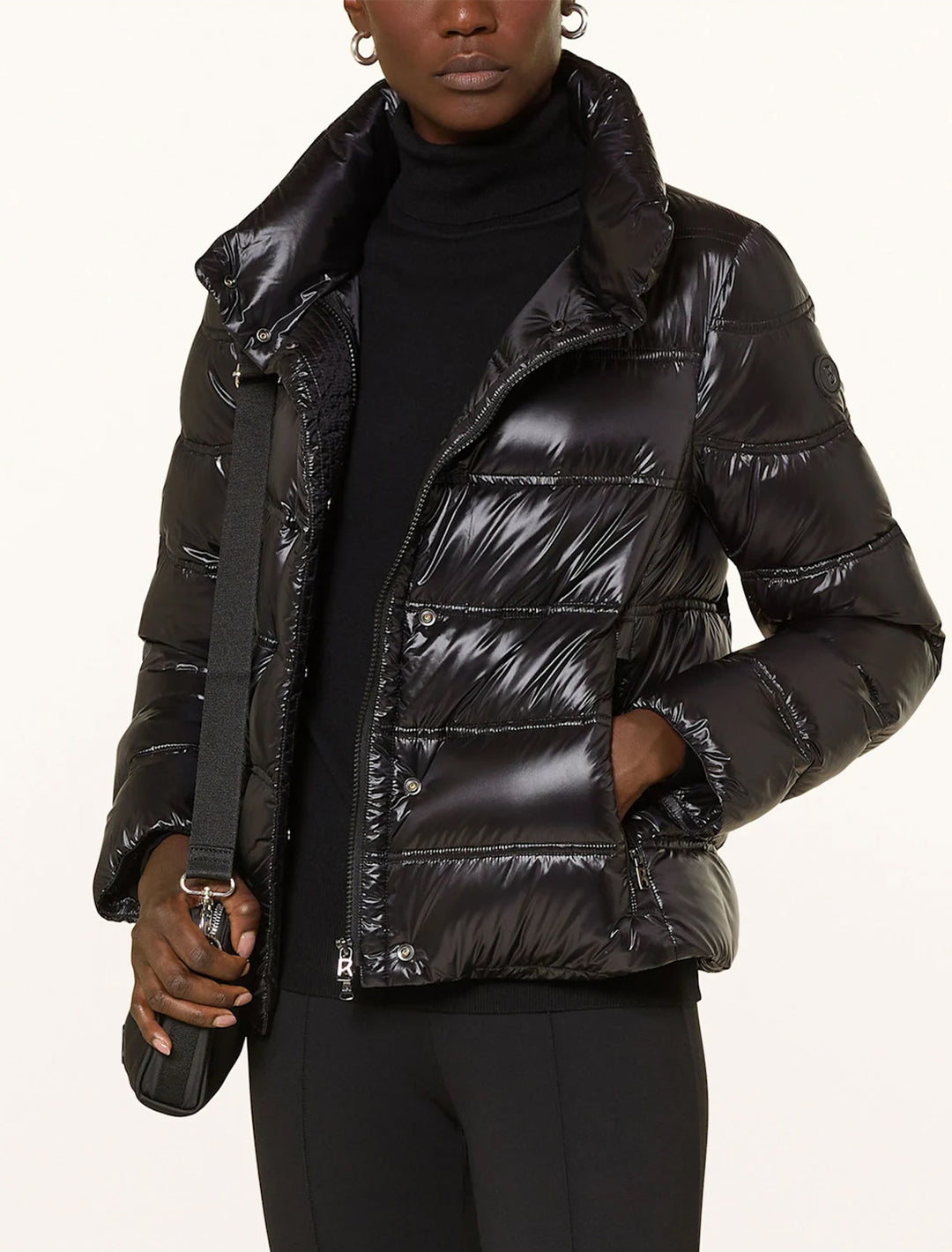 leslie in black