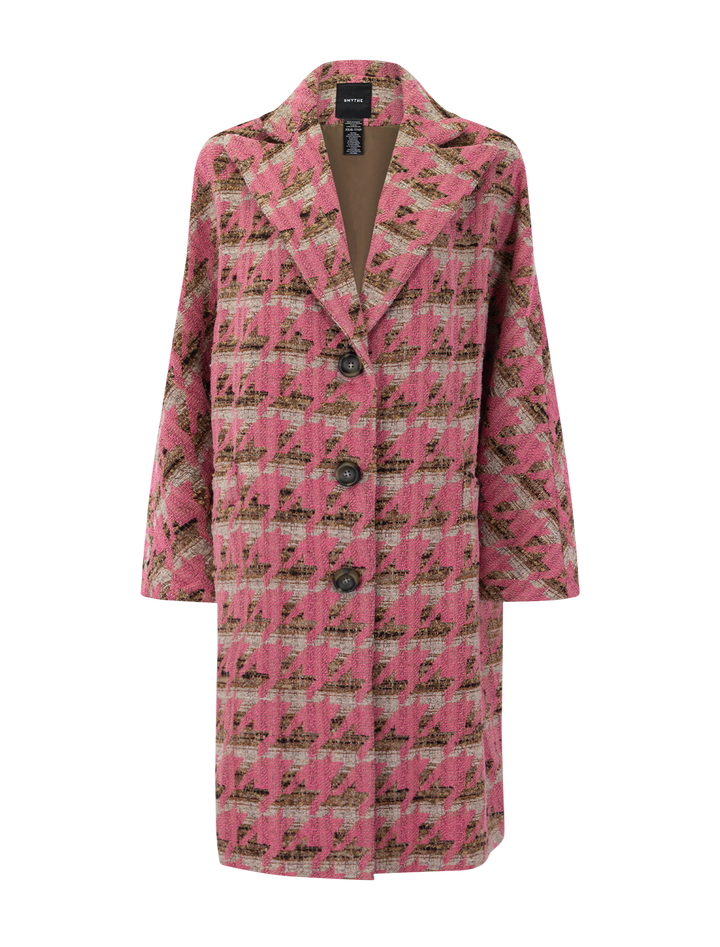 oversized swing coat in pink houndstooth