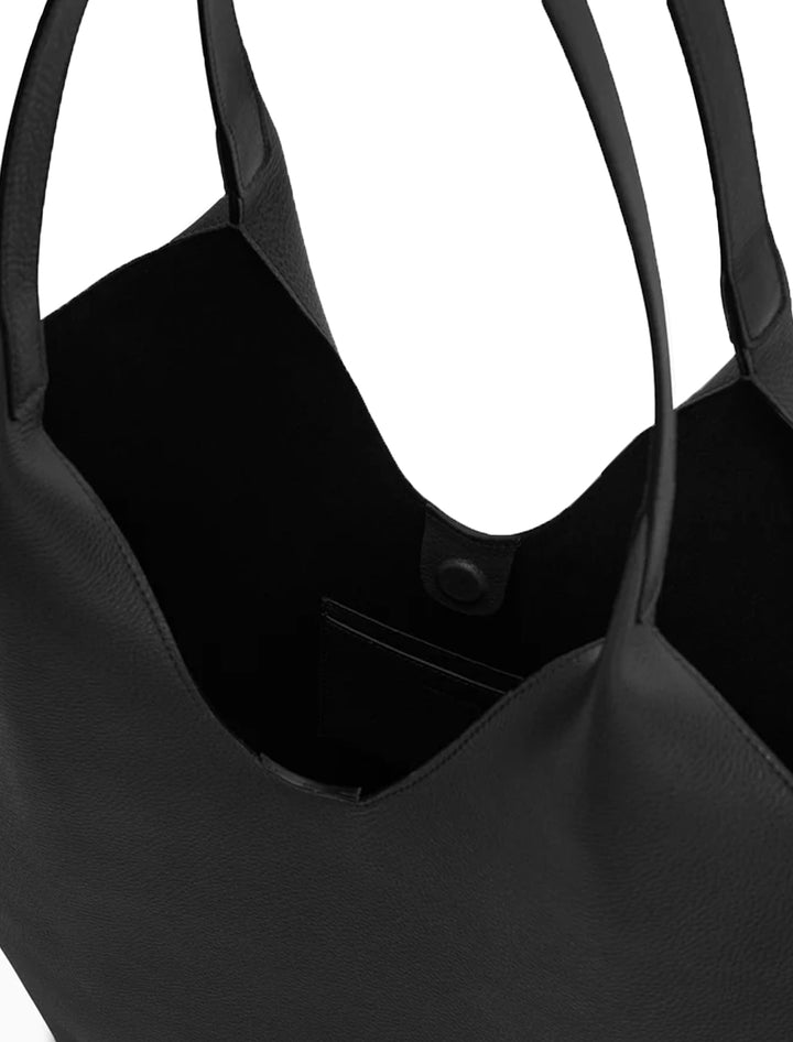 phantom tote in pebblegrain black