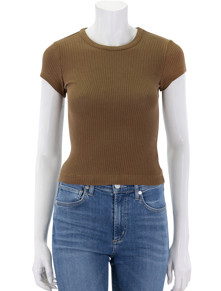 nello tee in manuka