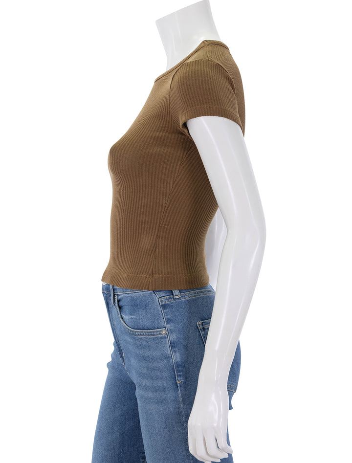 nello tee in manuka