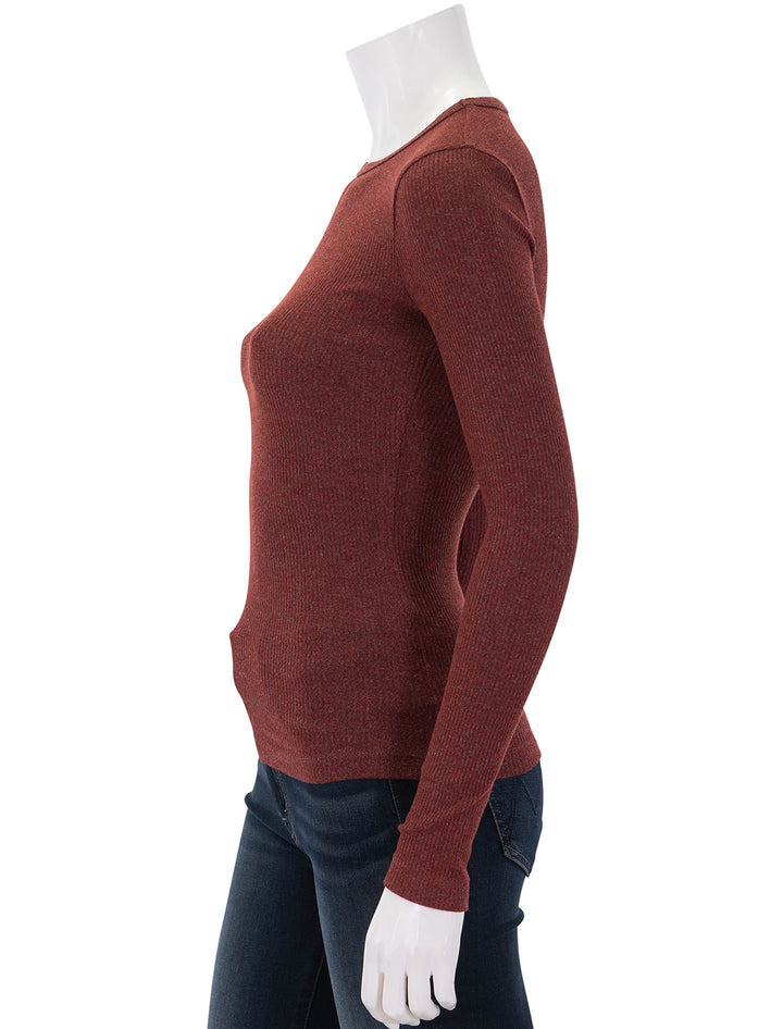 delphi slim tee in brick