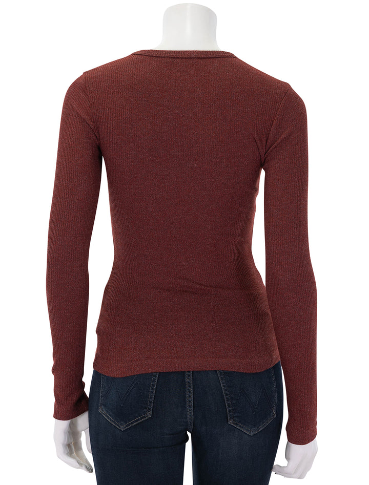delphi slim tee in brick