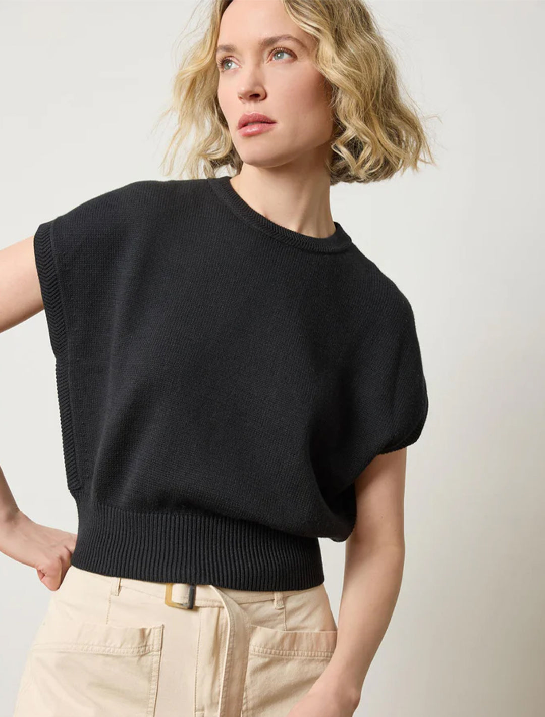 wedge sweater in black