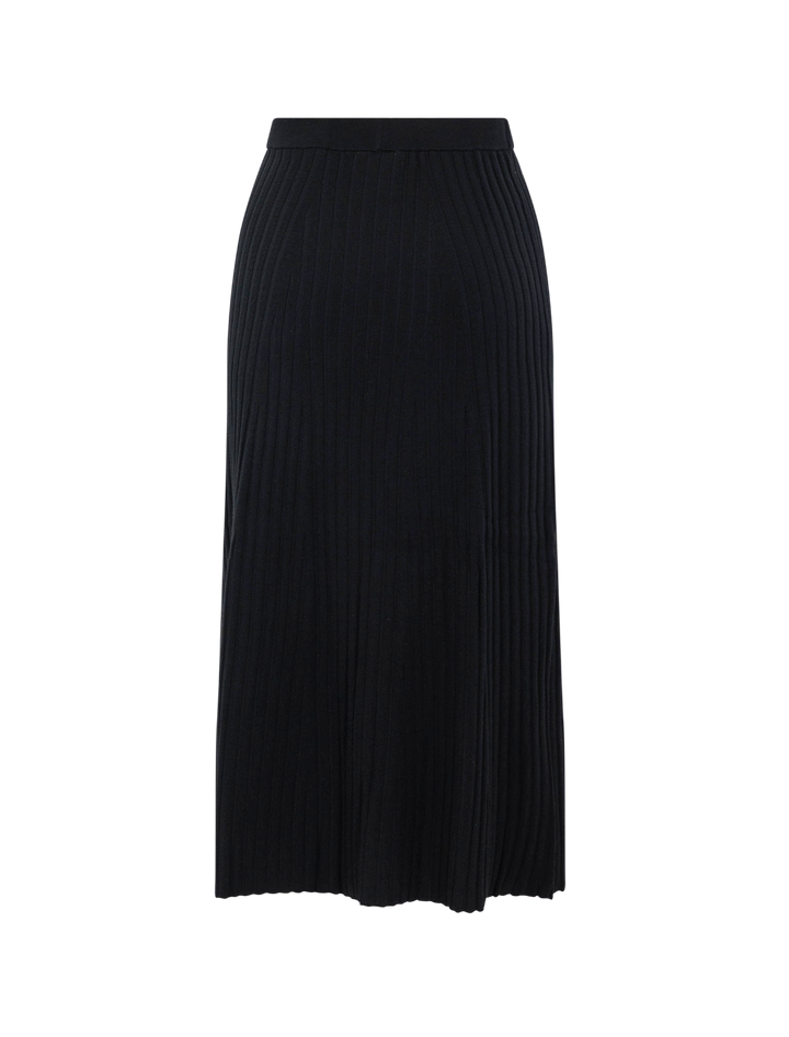 straight rib skirt in black