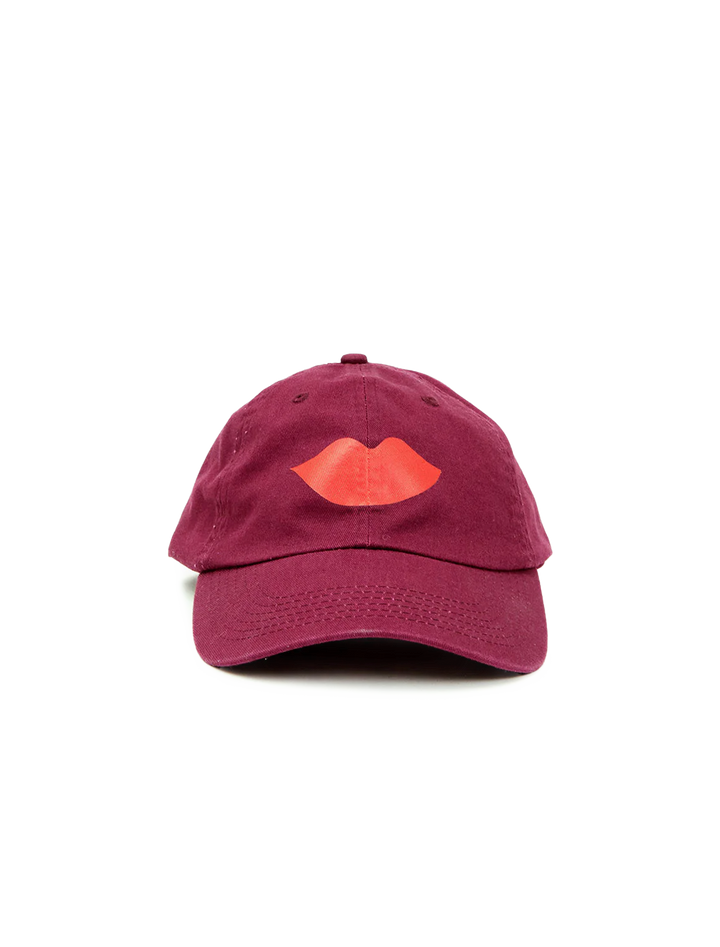 lips baseball hat in oxblood