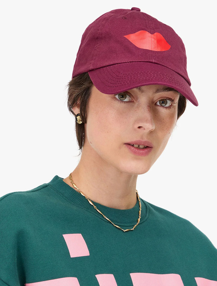 lips baseball hat in oxblood