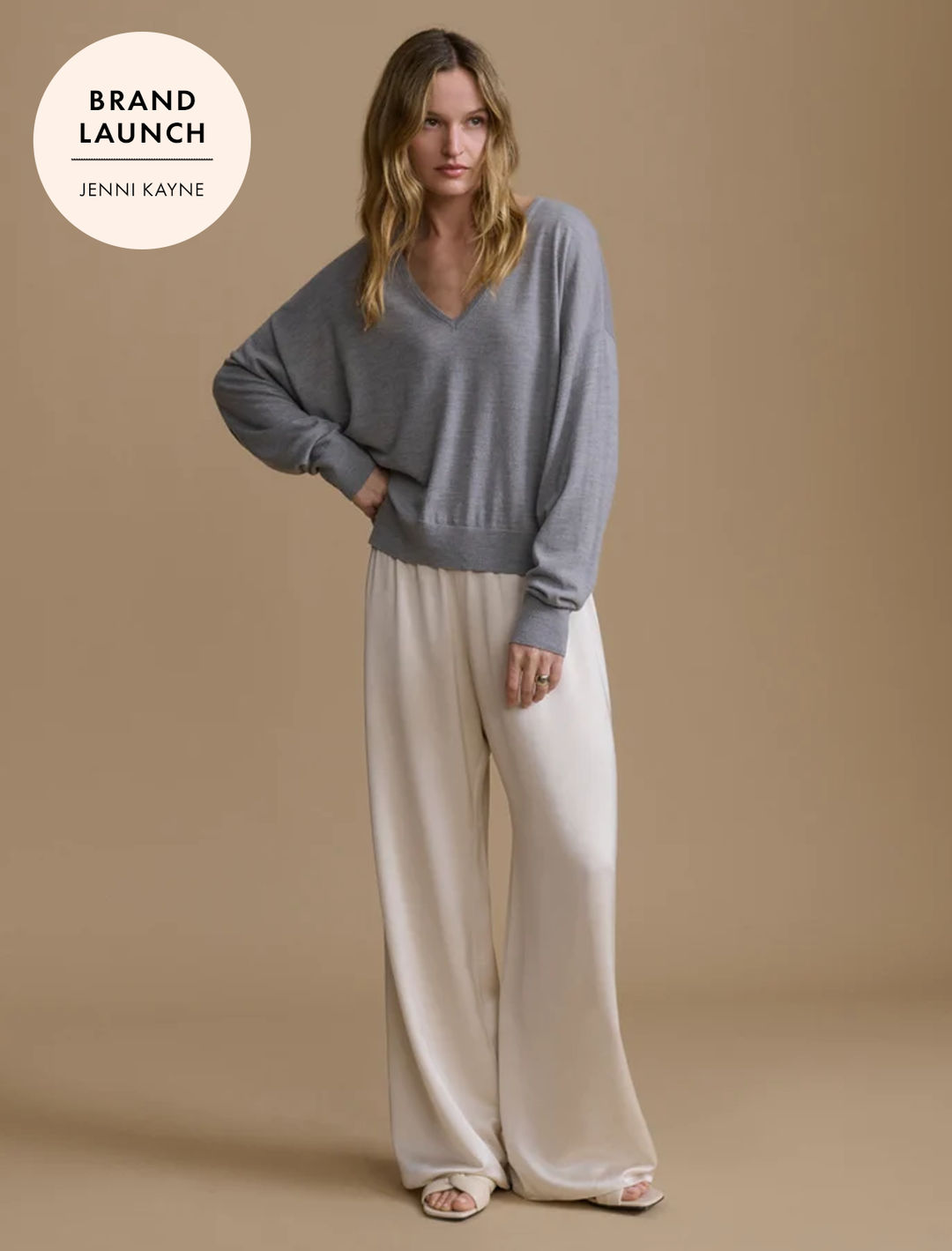 dree v-neck sweater in heather grey