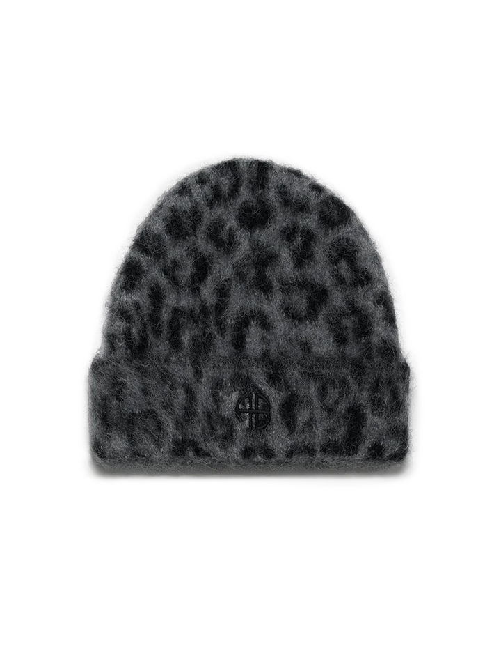 elia beanie in grey leopard
